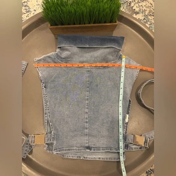 Micas Denim Wide Shoulder Sleeveless Hi Neck Top Size Small NWT! - Picture 9 of 9